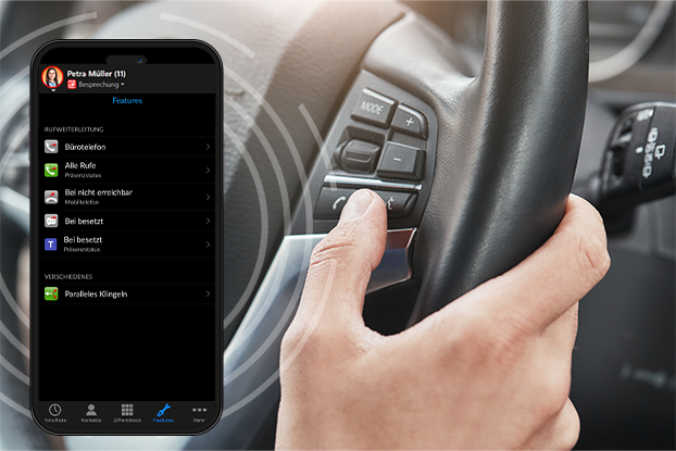Telefonat der Cloud-Telefonanlage über die Freisprechanlage im Auto führen